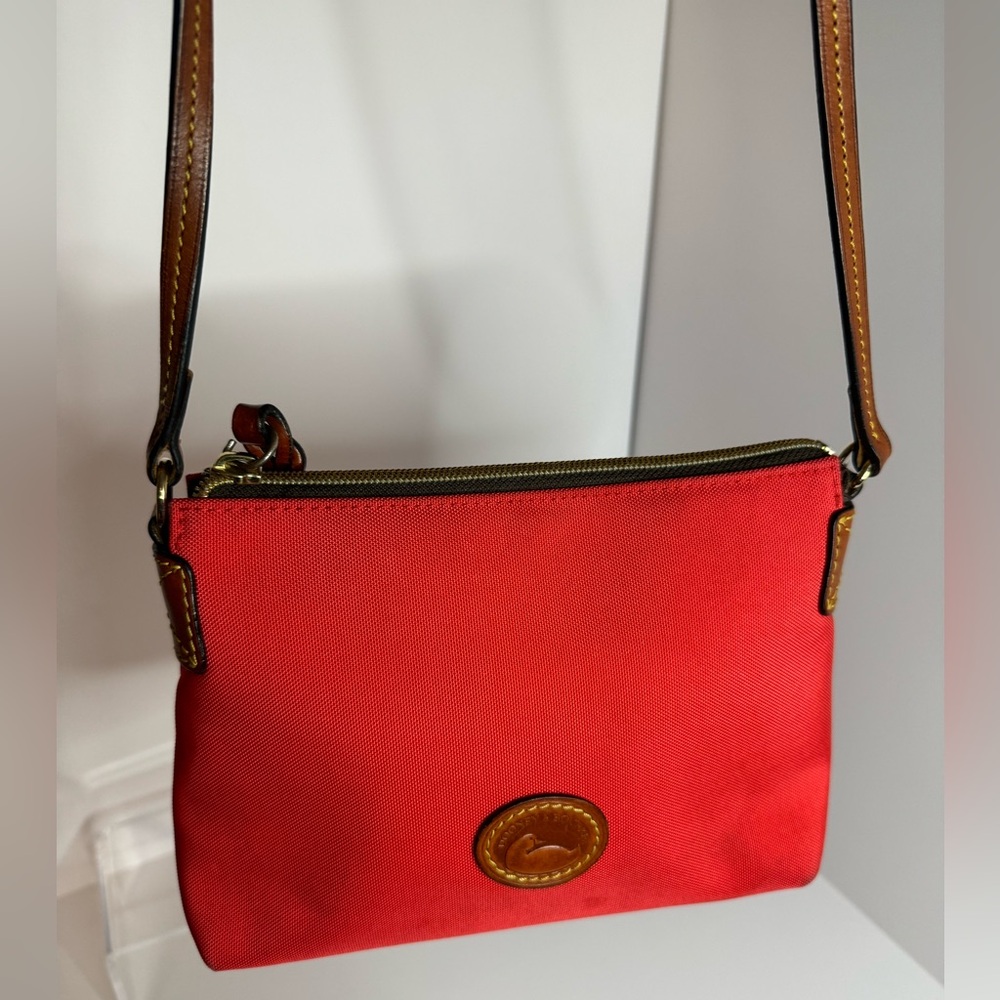 ☘️#123 Dooney & Bourke Small Red Nylon Crossbody Bag - Picture 10 of 17